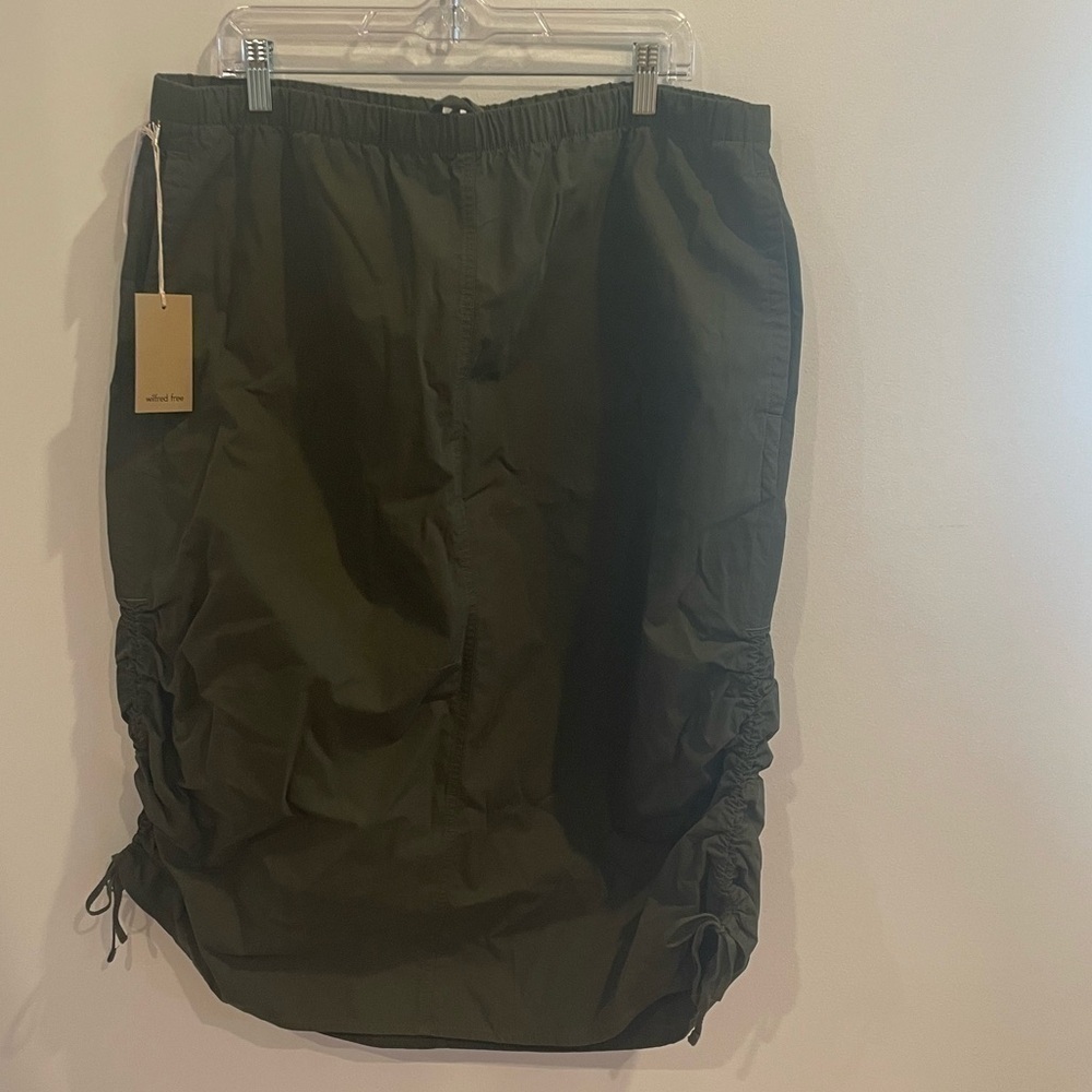 NWT Aritzia Wilfred Free Cargo Skirt